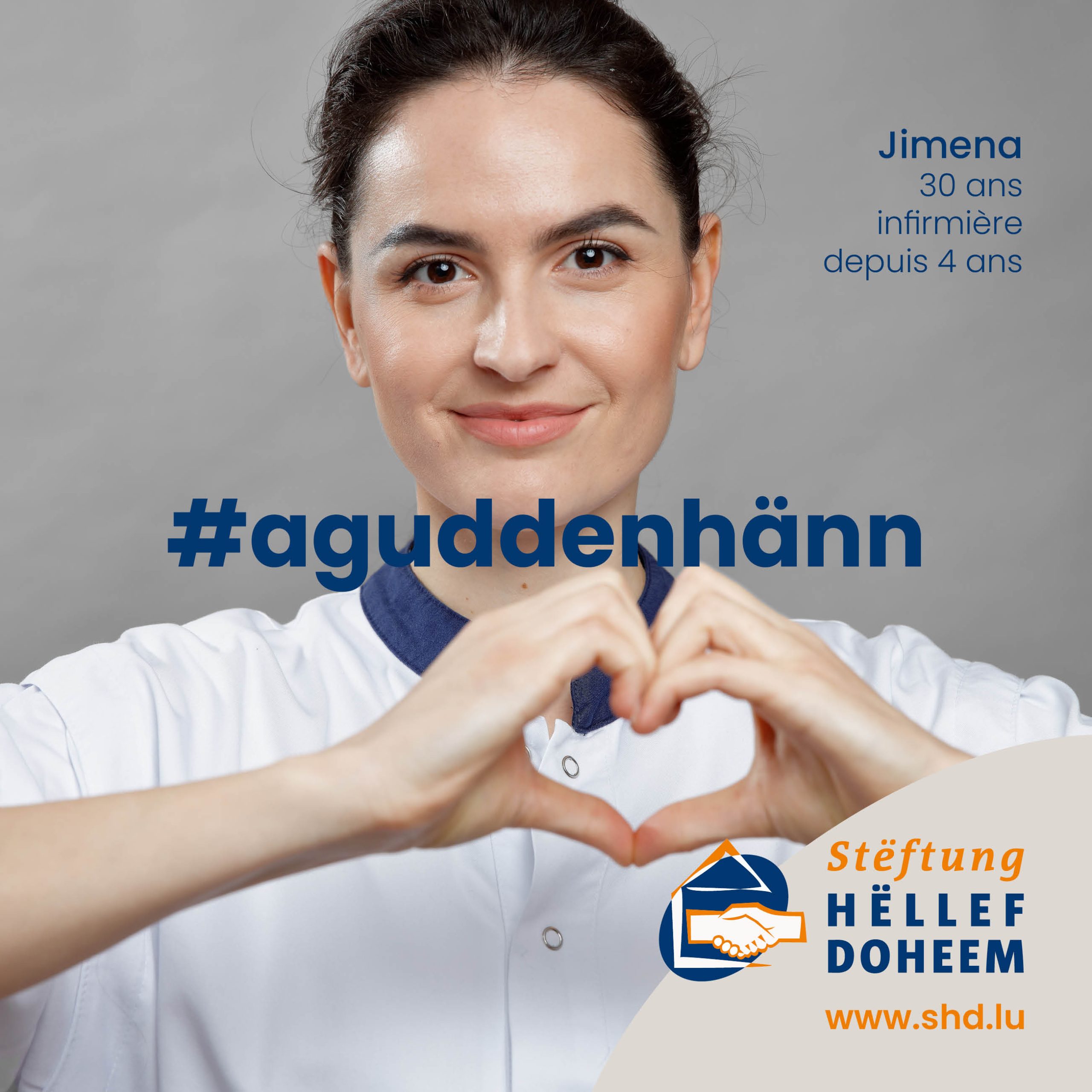 Infirmière de Hëllef Doheem montrant un coeur avec ses mains