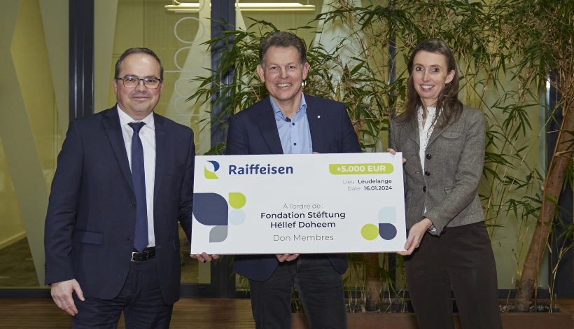 Remise de chèque à Hëllef Doheem