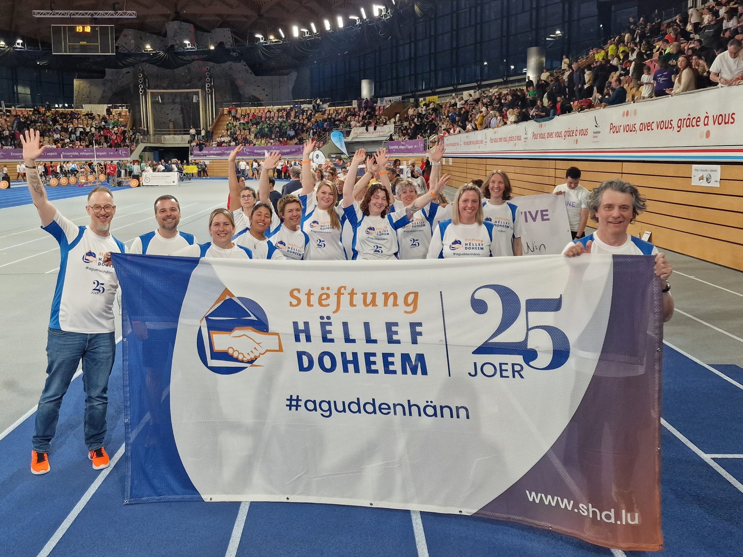 La Stëftung Hëllef Doheem a participé au Relais pour la vie 2024 #relais24lux, démontrant son engagement dans la lutte contre le cancer. Nos équipes ont montré leur solidarité lors de cet événement de 24 heures, soulignant notre soutien continu envers les personnes touchées.